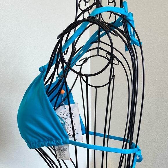 Vitamin A Reversible Blue Ruffle Triangle Bikini Top NEW Small/6 - Picture 2 of 7